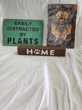 Home Wooden Block Sign with Paw Print & 2 Flat Metal Signs